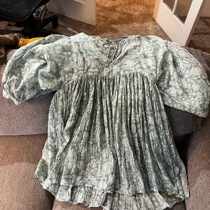 Women’s dress